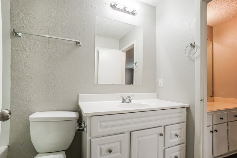 2,280/Mo, 5403 Sweetwind Ln Spring, TX 77373 Bathroom View