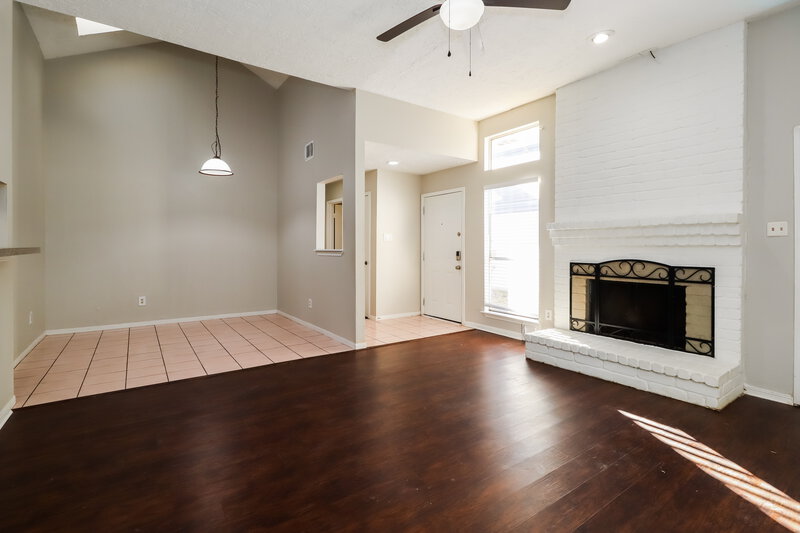 1,675/Mo, 16807 Capewood Dr Humble, TX 77396 Living Room View 3