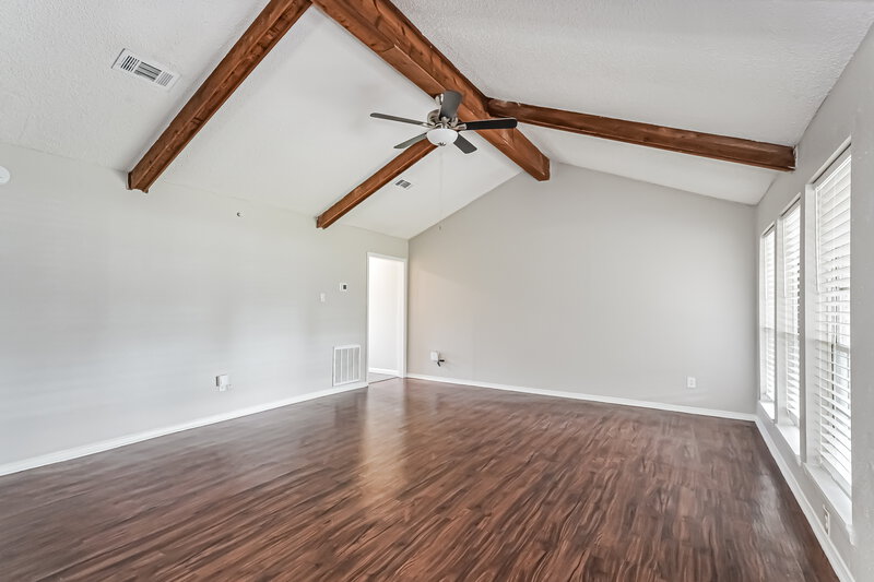 1,615/Mo, 13331 Townwood Dr Houston, TX 77045 Living Room View 2