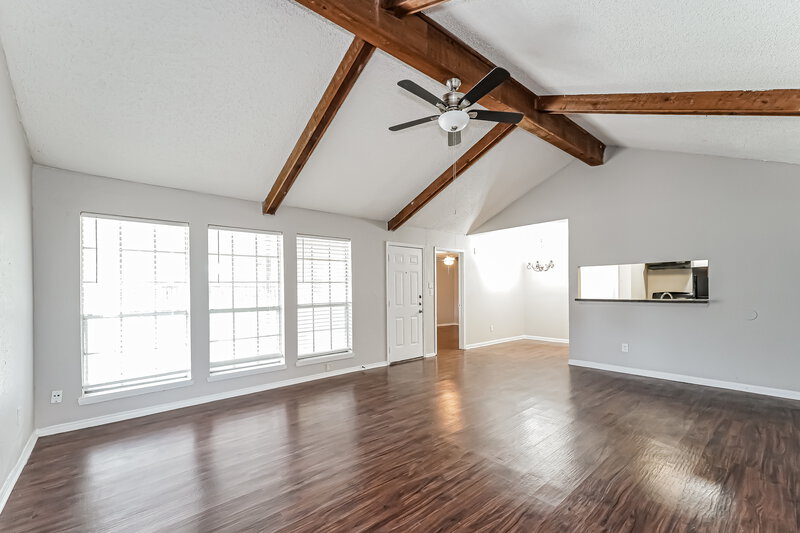1,615/Mo, 13331 Townwood Dr Houston, TX 77045 Living Room View 3