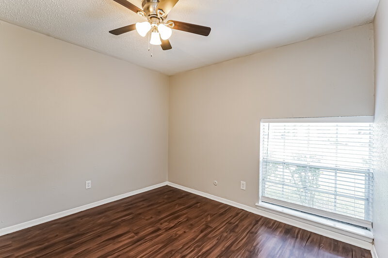 1,615/Mo, 13331 Townwood Dr Houston, TX 77045 Bedroom View