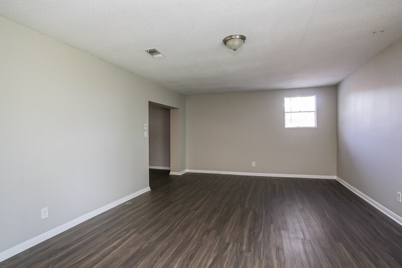 1,495/Mo, 11747 Murr Way Houston, TX 77048 Family Room View 2