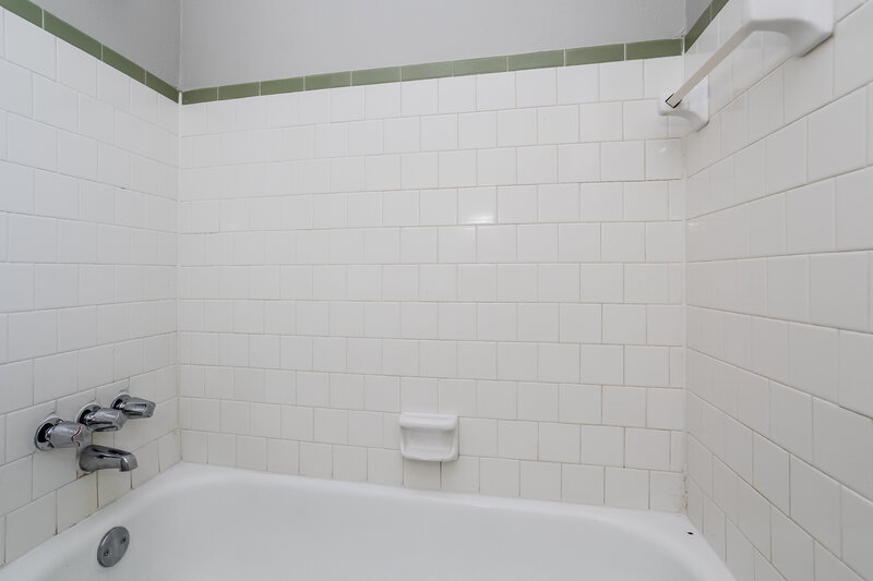 1,495/Mo, 11747 Murr Way Houston, TX 77048 Master Bathroom View 2