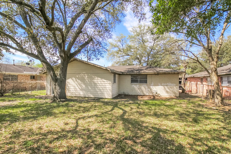 1,495/Mo, 11747 Murr Way Houston, TX 77048 Rear View 2