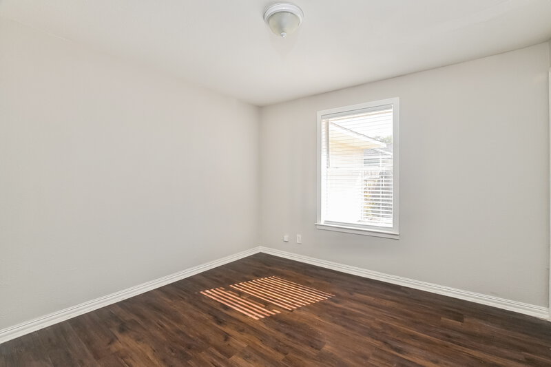 1,750/Mo, 1121 14th Ave Texas City, TX 77590 Bedroom View 4