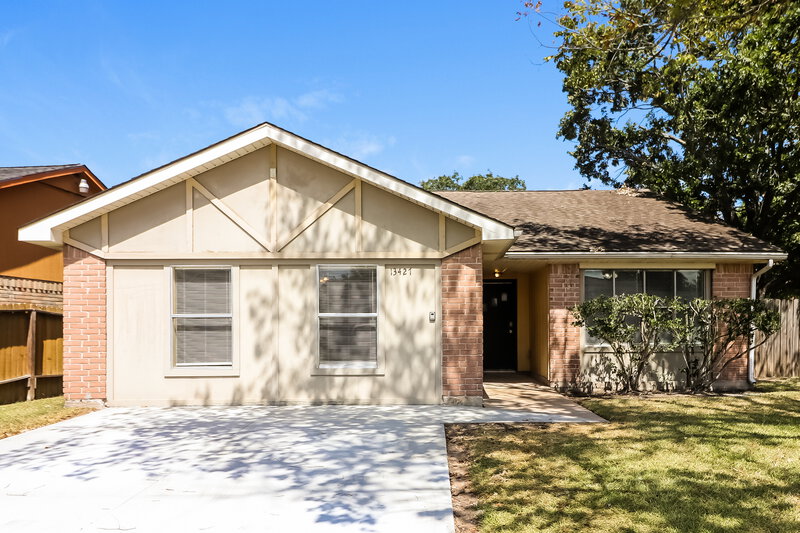 1,560/Mo, 13427 Boonway Dr Houston, TX 77045 External View