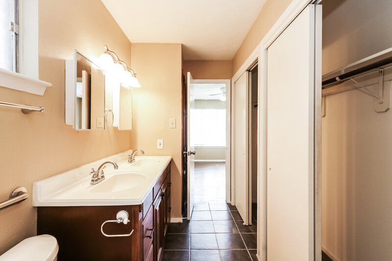 1,560/Mo, 13427 Boonway Dr Houston, TX 77045 Misc View 10