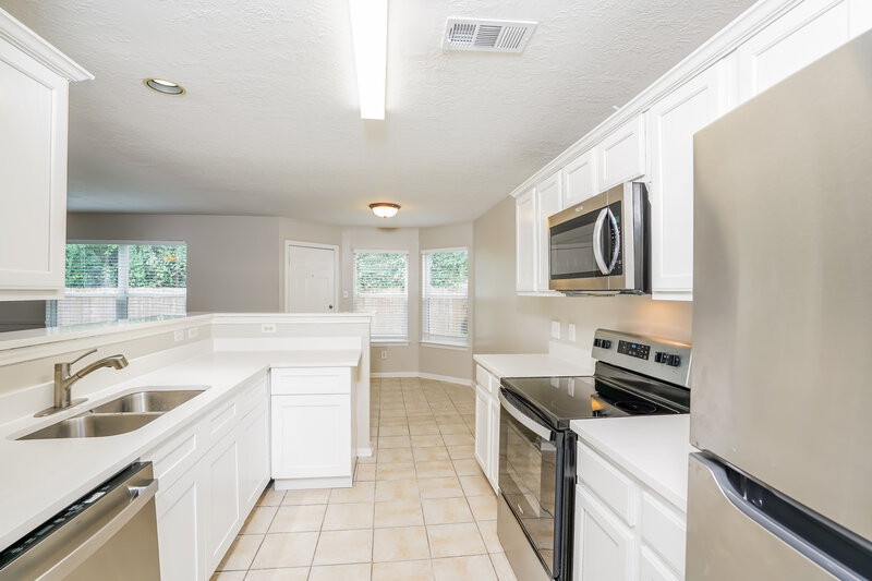 1,740/Mo, 12623 Tracewood Ln Houston, TX 77066 Kitchen View