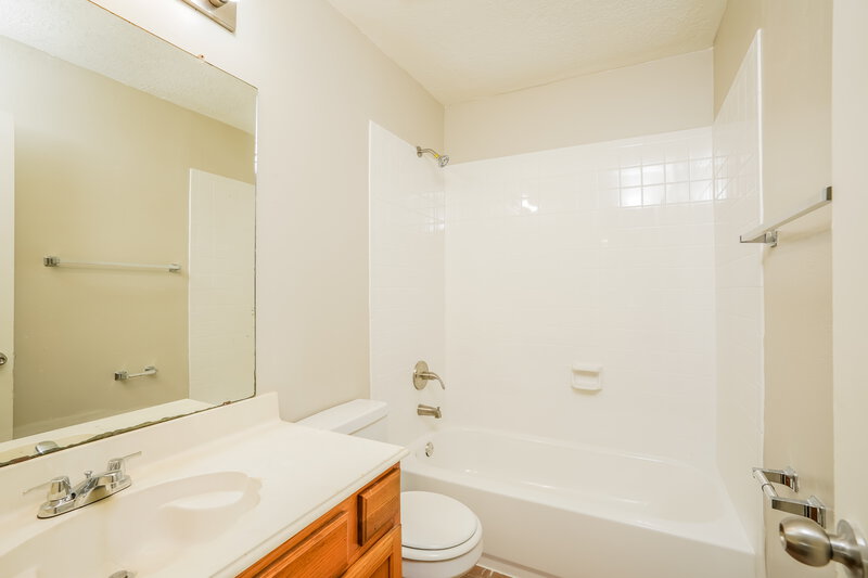 1,740/Mo, 12623 Tracewood Ln Houston, TX 77066 Bathroom View
