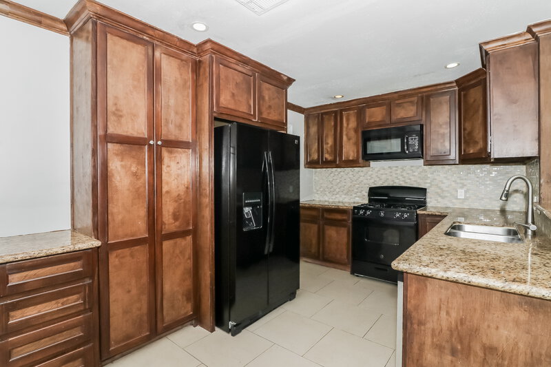 1,975/Mo, 5751 Oakham St Houston, TX 77085 Kitchen View