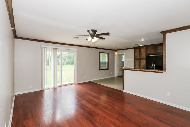 1,975/Mo, 5751 Oakham St Houston, TX 77085 Family Room View