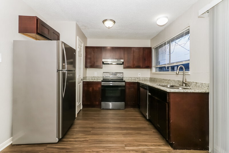 1,540/Mo, 7218 Wren Cir Texas City, TX 77591 Kitchen View