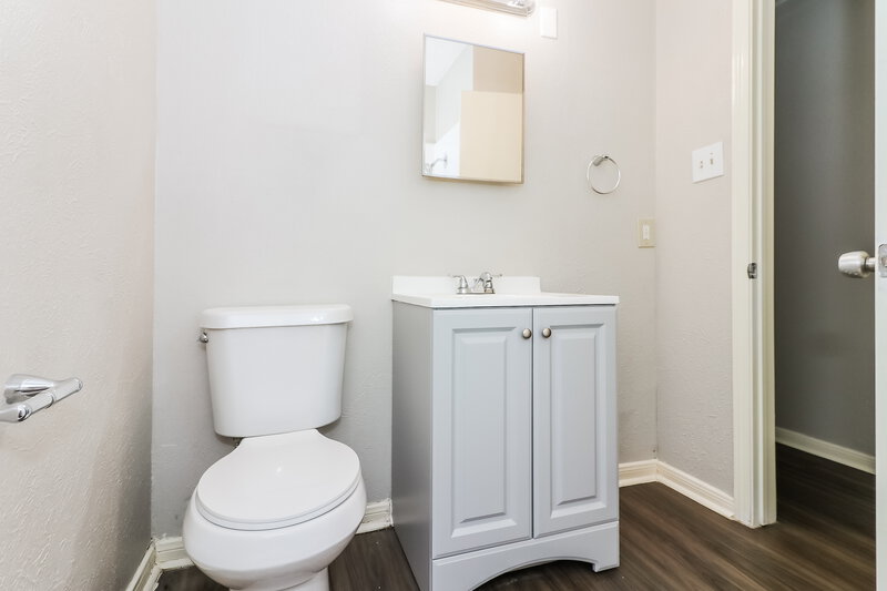 1,540/Mo, 7218 Wren Cir Texas City, TX 77591 Bathroom View