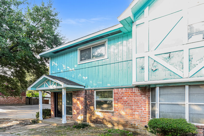 1,400/Mo, 13483 Castilian DR # 1 Houston, TX 77015 Front View