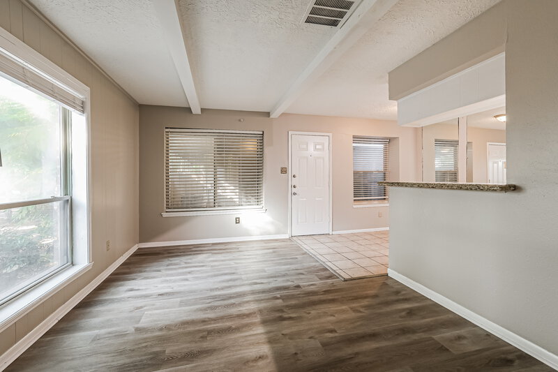 1,400/Mo, 13483 Castilian DR # 1 Houston, TX 77015 Living Room View