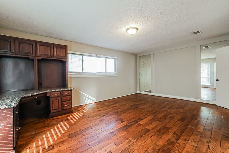 1,400/Mo, 13483 Castilian DR # 1 Houston, TX 77015 Main Bedroom View 2