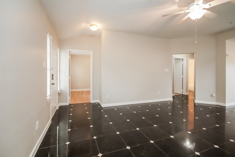 1,555/Mo, 12914 W Greenwick Loo Houston, TX 77085 Living Room View 2