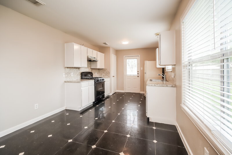 1,555/Mo, 12914 W Greenwick Loo Houston, TX 77085 Kitchen View