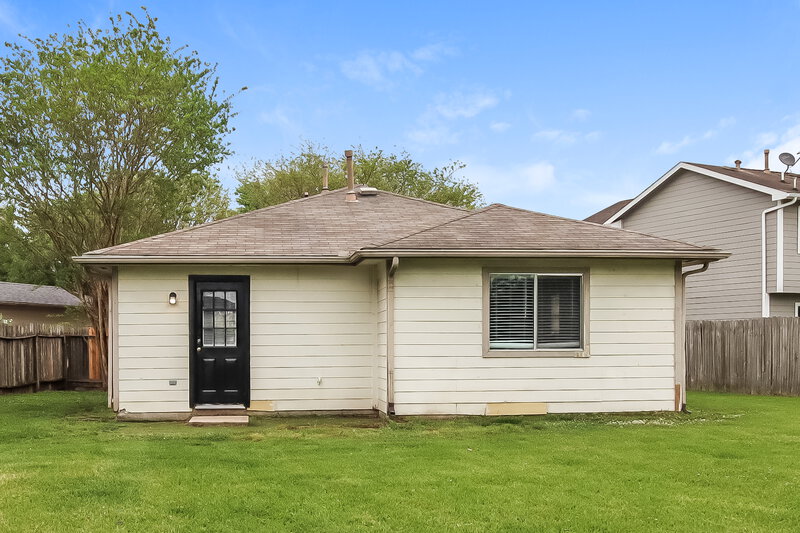1,555/Mo, 12914 W Greenwick Loo Houston, TX 77085 Rear View