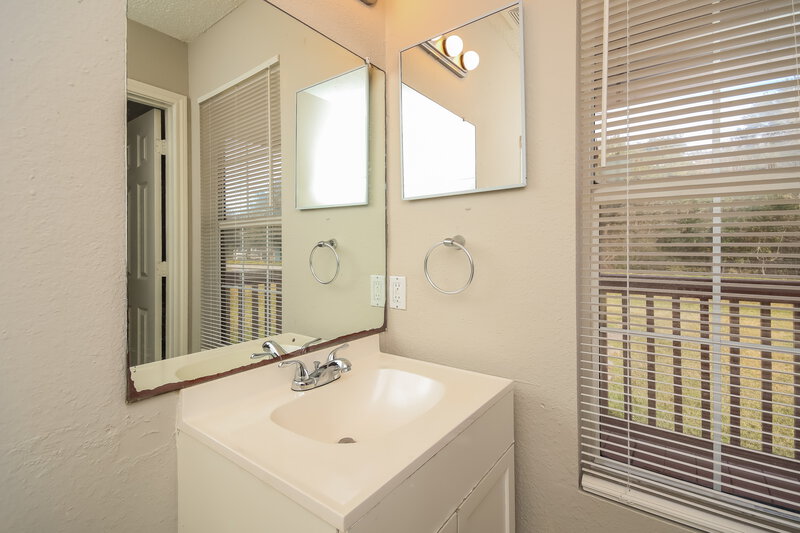 1,600/Mo, 6619 Wayne Johnson Ave Hitchcock, TX 77563 Misc View 16