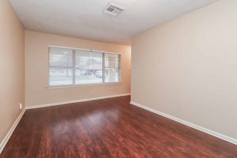 1,785/Mo, 1710 Jessie Pasadena, TX 77502 Living Room View 2