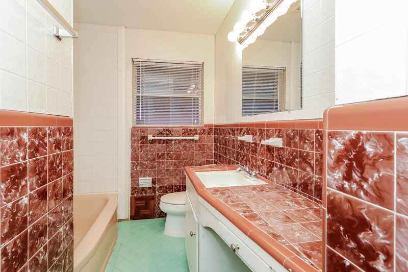 1,785/Mo, 1710 Jessie Pasadena, TX 77502 Main Bathroom View