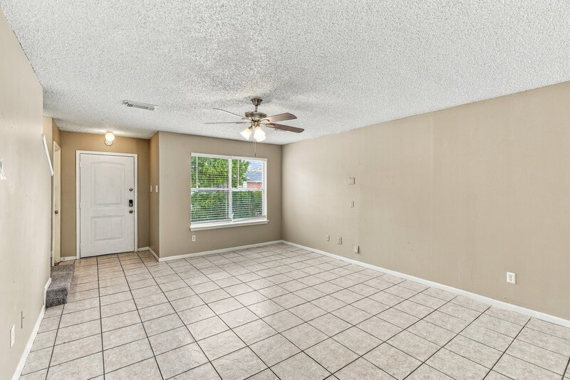 1,570/Mo, 7710 Ellis Dr Missouri City, TX 77489 Living Room View