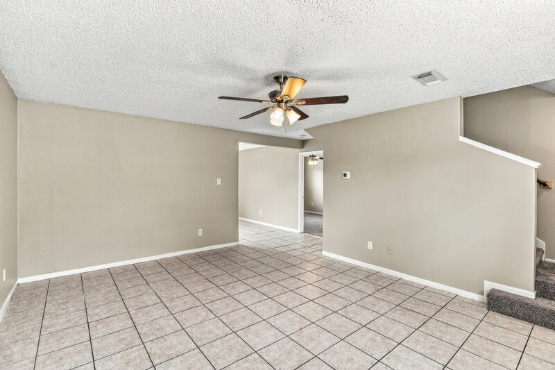 1,570/Mo, 7710 Ellis Dr Missouri City, TX 77489 Living Room View 2