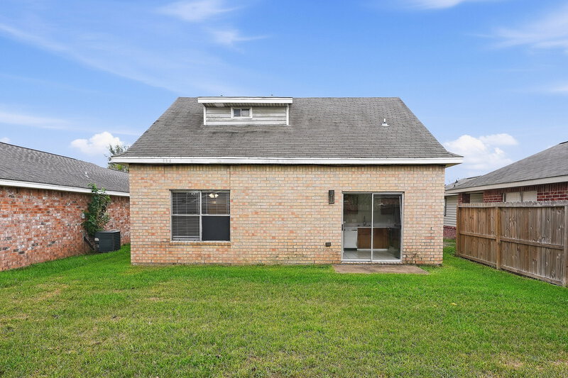 1,570/Mo, 7710 Ellis Dr Missouri City, TX 77489 Rear View