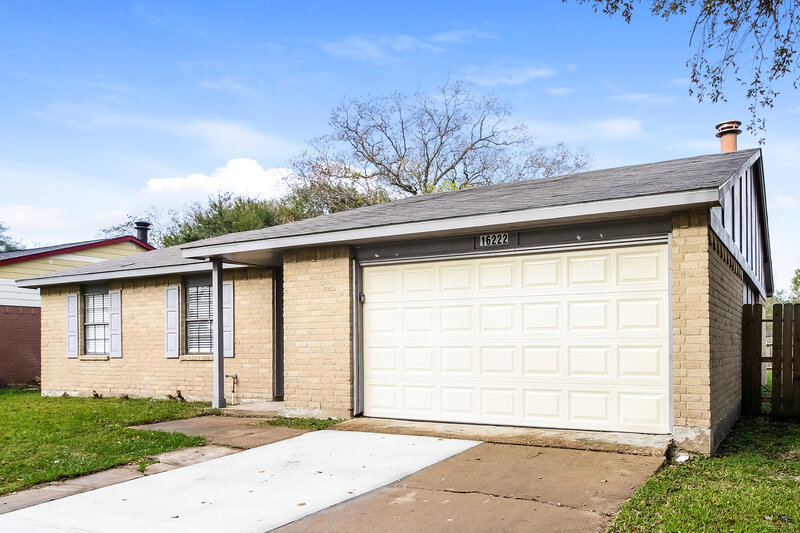 1,760/Mo, 16222 Lazy Ridge Houston, TX 77053 Front View