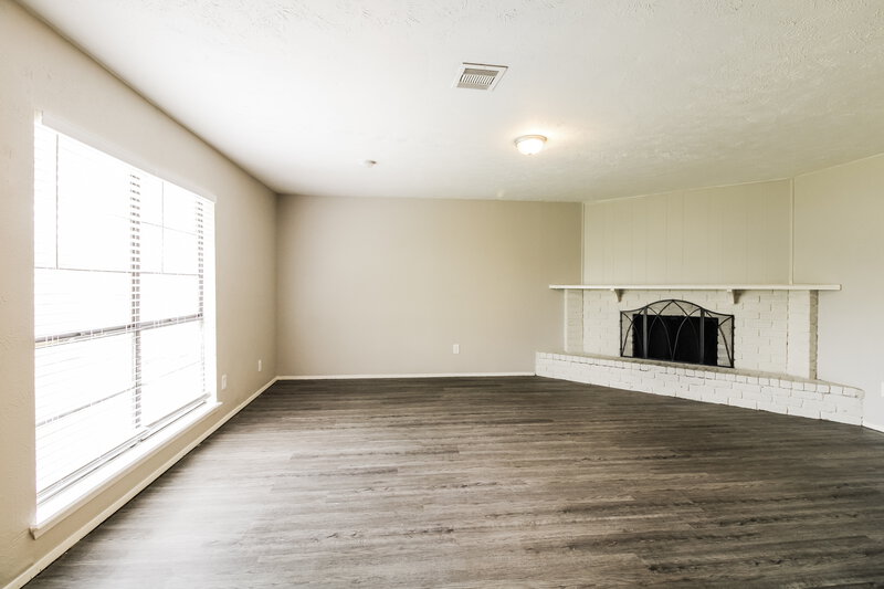 1,760/Mo, 16222 Lazy Ridge Houston, TX 77053 Living Room View