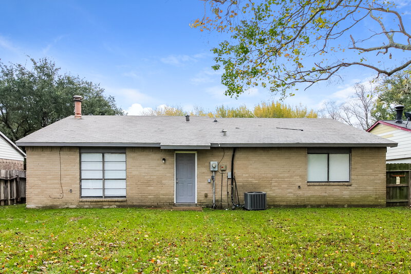 1,760/Mo, 16222 Lazy Ridge Houston, TX 77053 Rear View 2