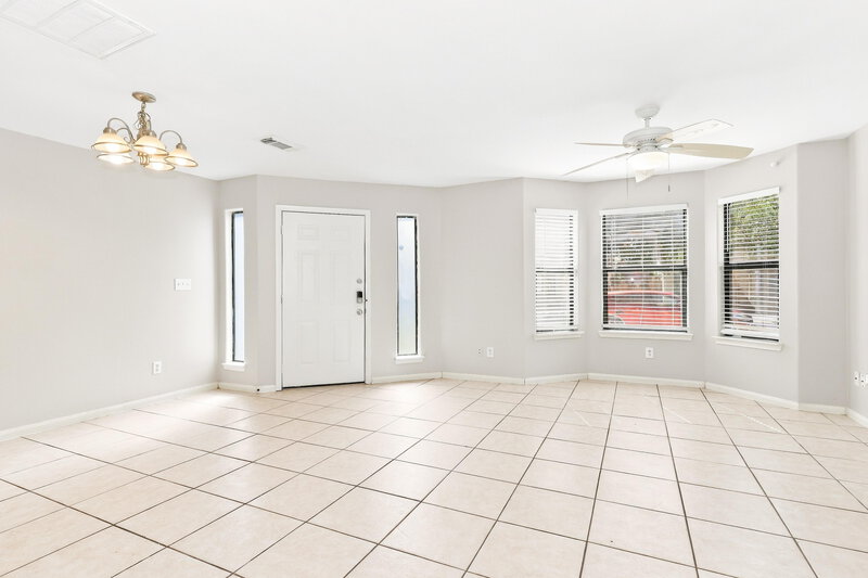 1,510/Mo, 3023 La Estancia Ln Houston, TX 77093 Living Room View 2