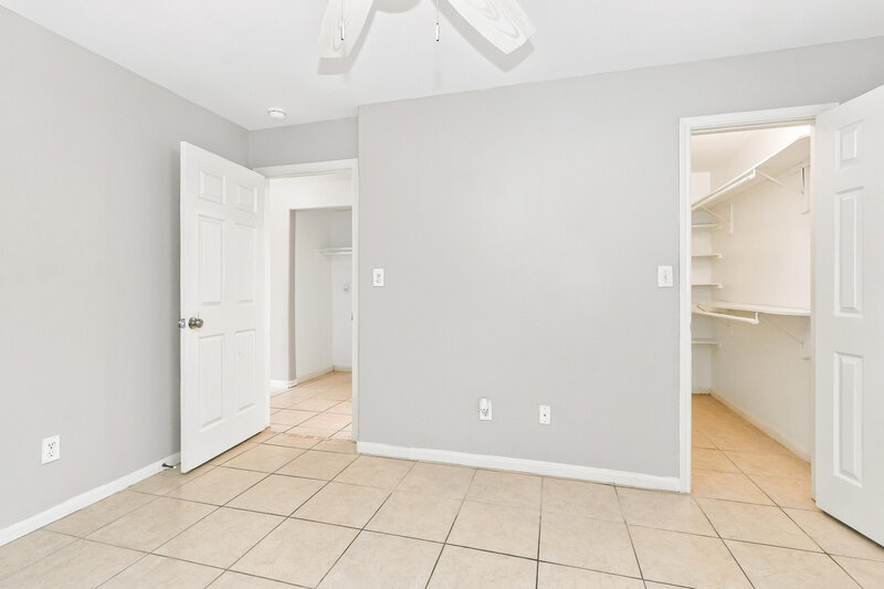 1,510/Mo, 3023 La Estancia Ln Houston, TX 77093 Primary Bedroom View 2