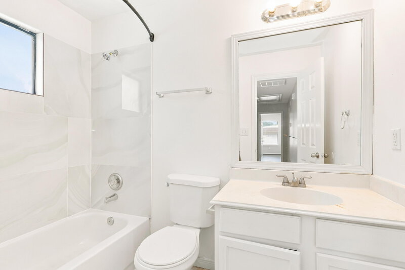 1,510/Mo, 3023 La Estancia Ln Houston, TX 77093 Bathroom View
