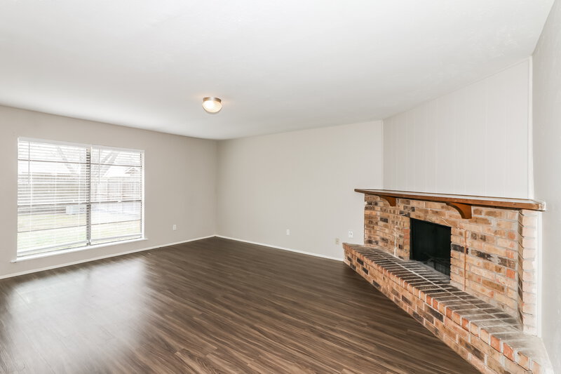 1,720/Mo, 5011 Ridge Manor Dr Houston, TX 77053 Living Room View