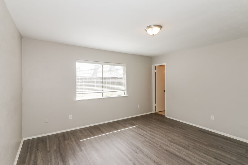1,720/Mo, 5011 Ridge Manor Dr Houston, TX 77053 Main Bedroom View