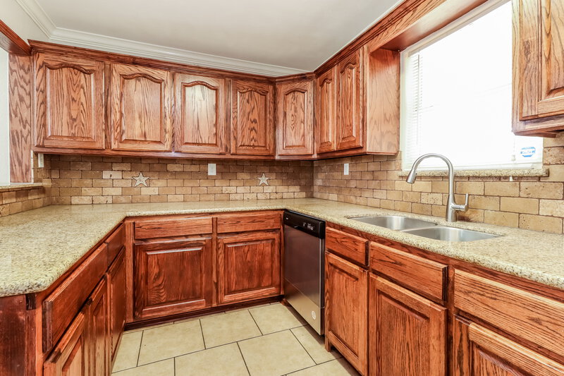 1,785/Mo, 1312 Riggs Baytown, TX 77520 Kitchen View