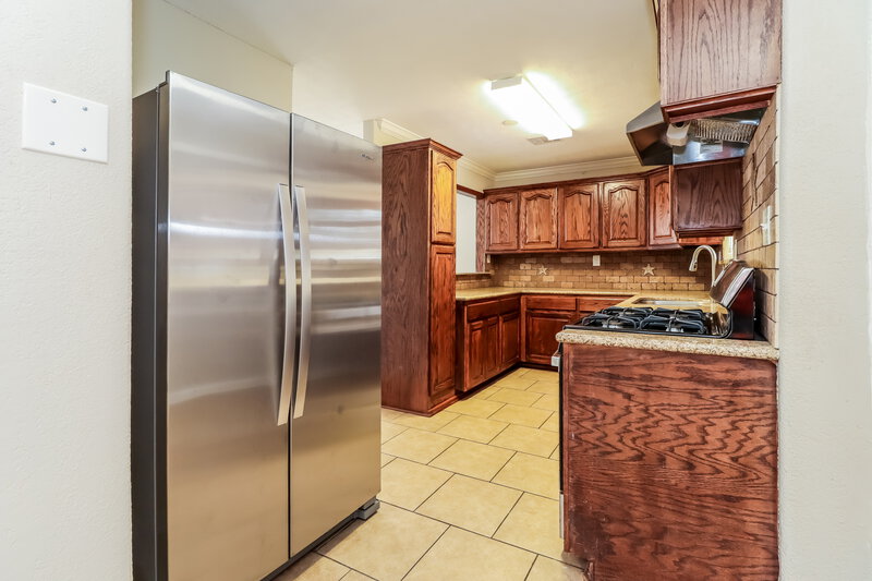 1,785/Mo, 1312 Riggs Baytown, TX 77520 Kitchen View 2