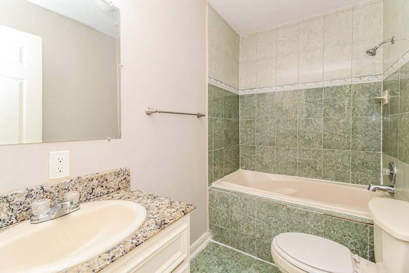 1,785/Mo, 1312 Riggs Baytown, TX 77520 Bathroom View