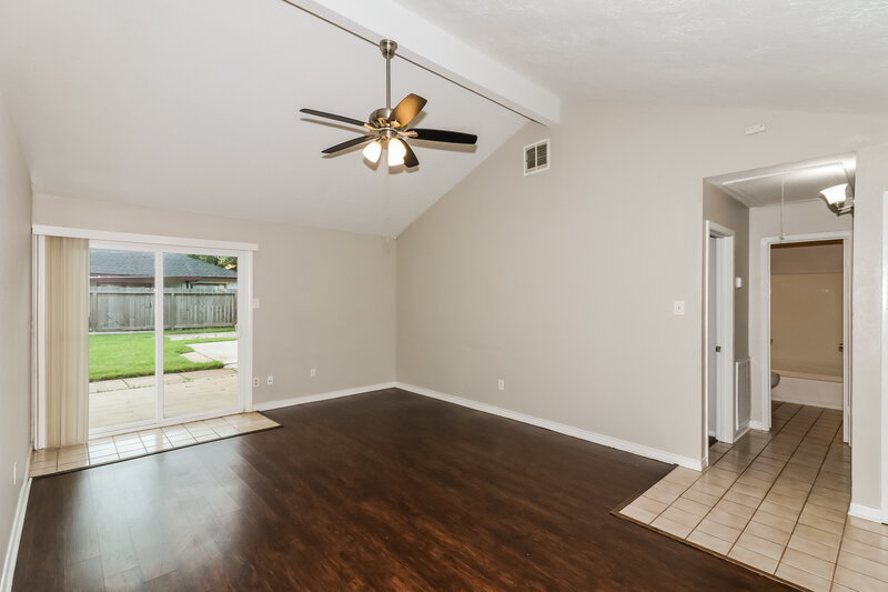 1,785/Mo, 20250 Telegraph Square Ln Katy, TX 77449 Living Room View