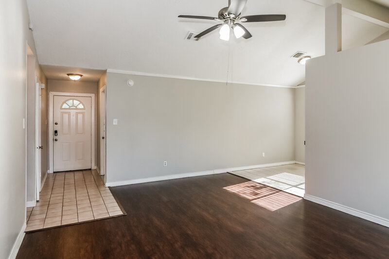 1,600/Mo, 20250 Telegraph Square Ln Katy, TX 77449 Living Room View 2