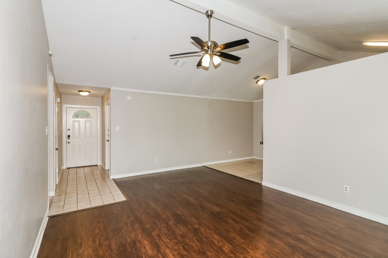 1,785/Mo, 20250 Telegraph Square Ln Katy, TX 77449 Living Room View 2