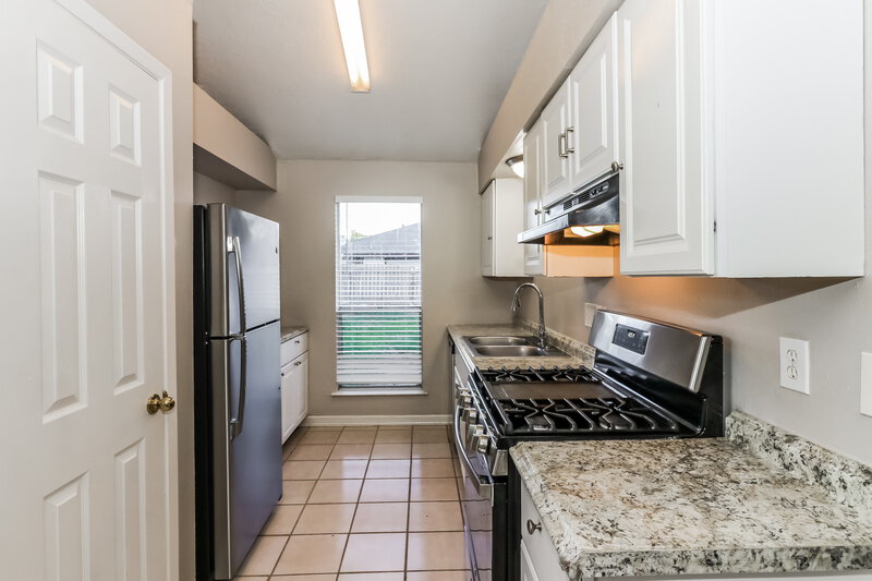 1,600/Mo, 20250 Telegraph Square Ln Katy, TX 77449 Kitchen View