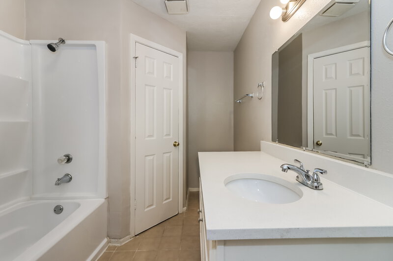 1,785/Mo, 20250 Telegraph Square Ln Katy, TX 77449 Main Bathroom View