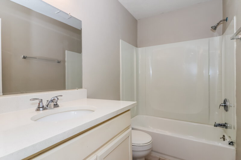 1,600/Mo, 20250 Telegraph Square Ln Katy, TX 77449 Bathroom View