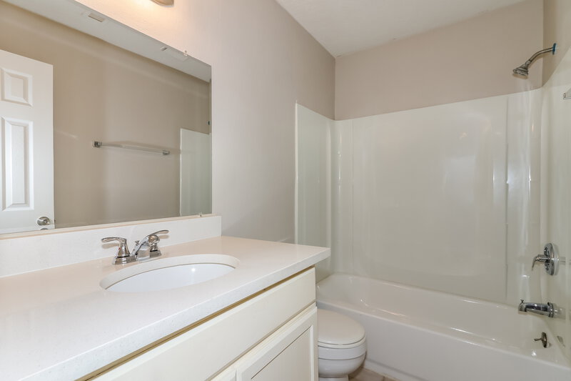 1,785/Mo, 20250 Telegraph Square Ln Katy, TX 77449 Bathroom View 2