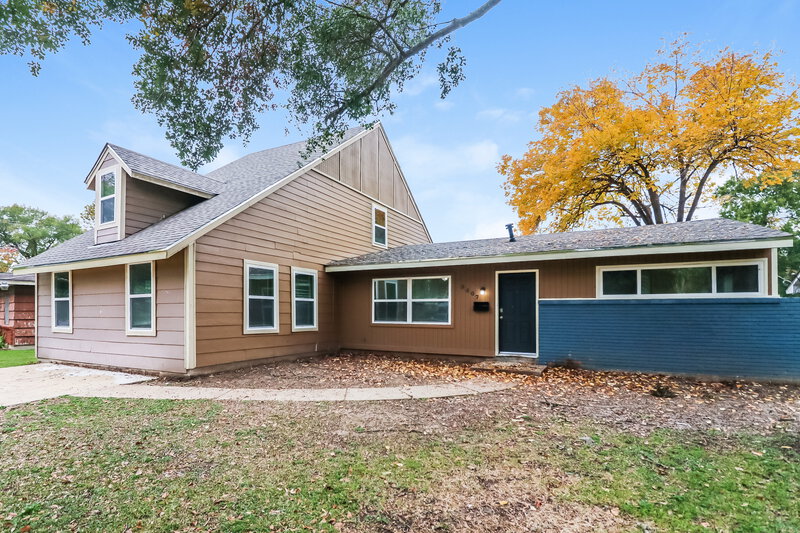 2,315/Mo, 5407 N Crooked Creek Dr. Houston, TX 77017 Front View