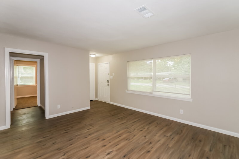 2,315/Mo, 5407 N Crooked Creek Dr. Houston, TX 77017 Family Room View