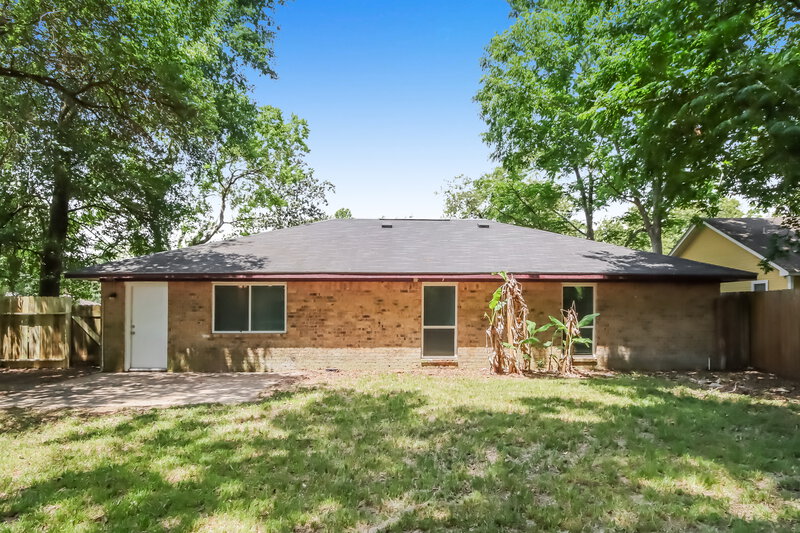 1,390/Mo, 24715 Sorters Rd Porter, TX 77365 Rear View